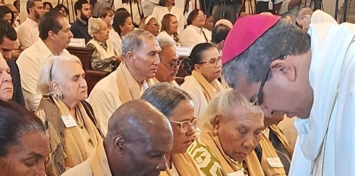 Arzobispo llama humanizar el cuidado de los enfermos