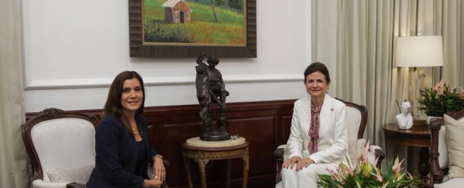 Vicepresidenta se reúne con embajadora de EEUU en RD