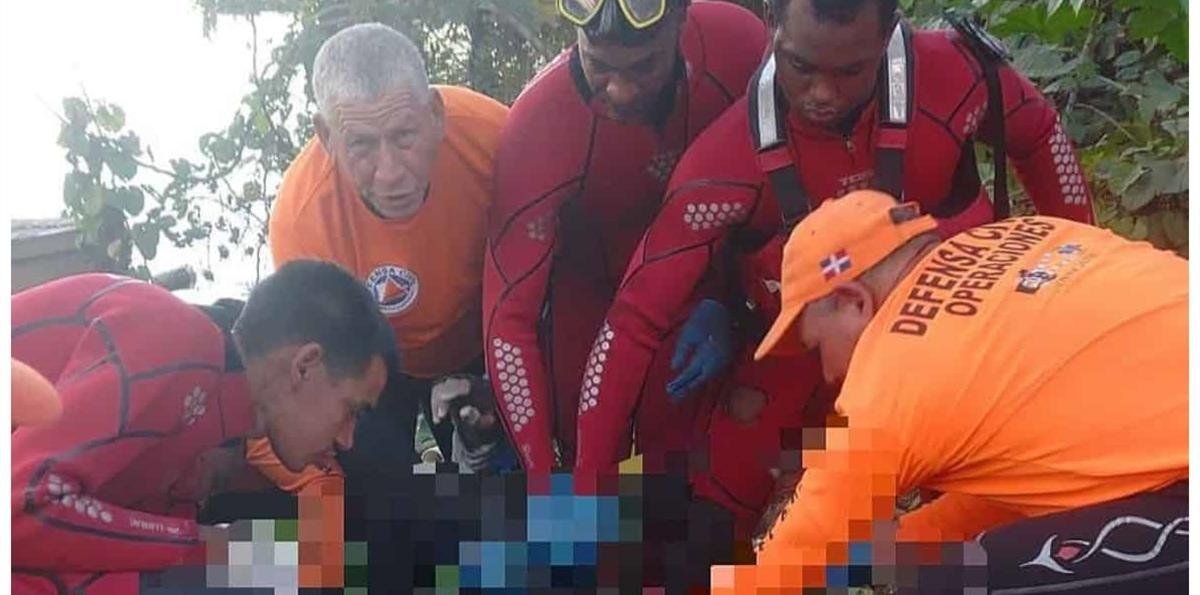 Defensa Civil recupera el cuerpo del motorista que cayó al río Isabela durante accidente de tránsito