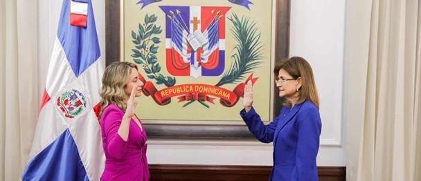 Gloria Reyes asume como nueva ministra de la Mujer