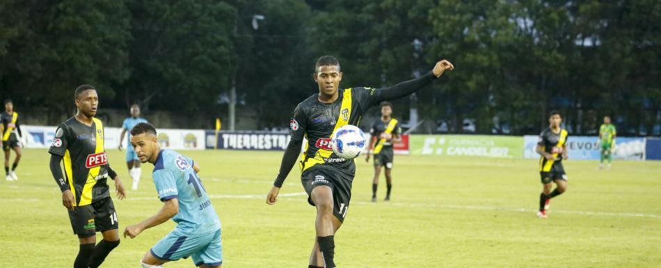 Salcedo se lleva una victoria agónica en el Moca 85