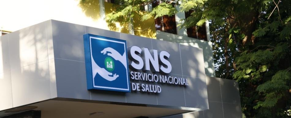 Gobierno completa aumento salarial del 25 % a médicos