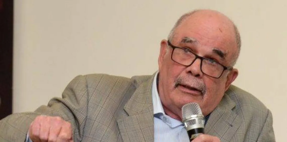 Roberto Cassá responde a ADP sobre "desnaturalización" de libros de historia: "Parece que no ha leído el libro"