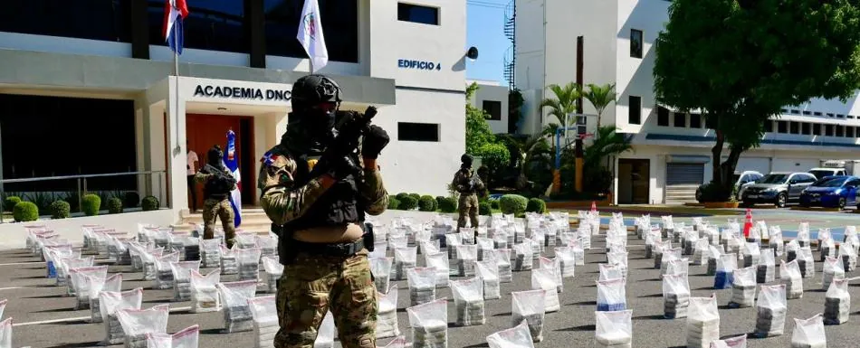 Incautan 1.6 toneladas de cocaína tras intenso enfrentamiento en Pedernales