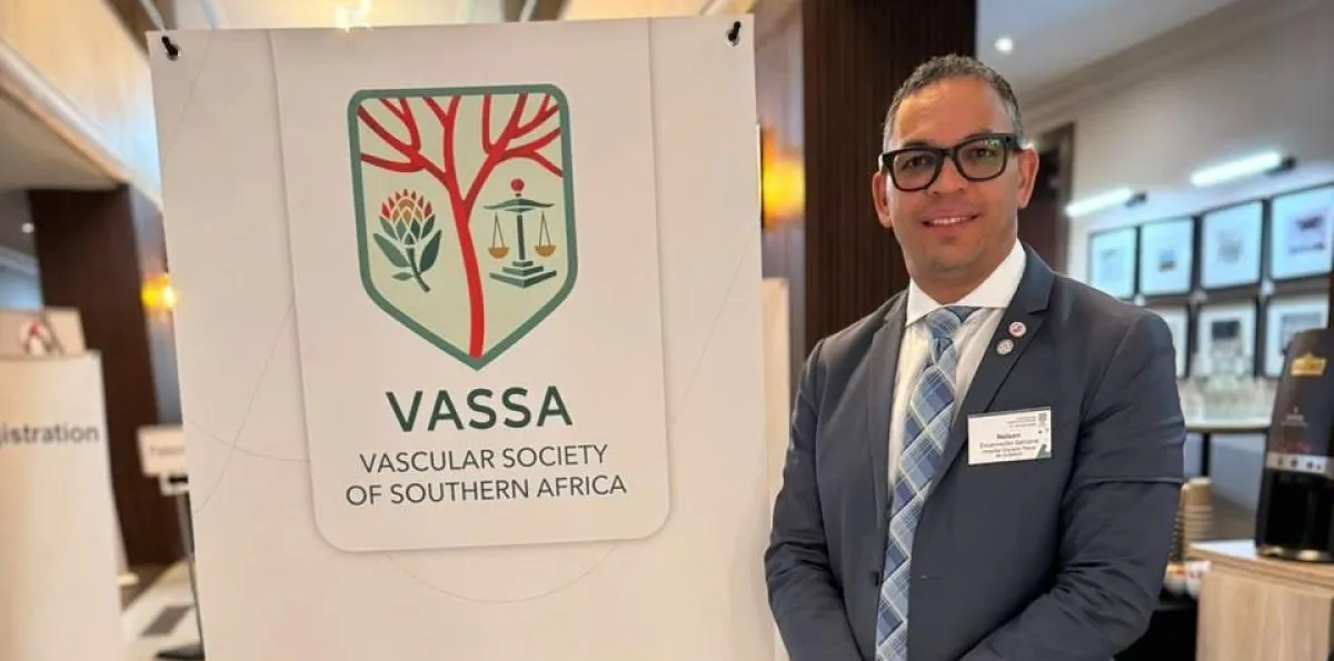 Cirujano dominicano lleva el nombre del país a uno de los congresos de cirugía vascular más importantes de África