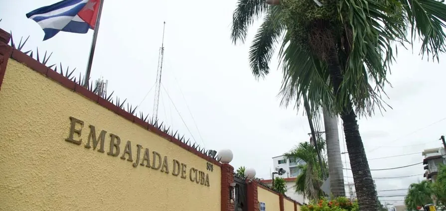 Partidos y entidades rechazan expulsión diplomáticos cubano