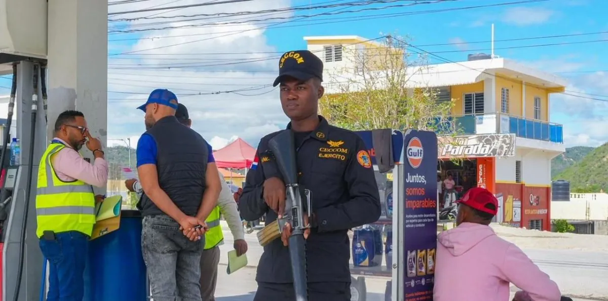 Cierran tres estaciones de combustibles en Azua y Montecristi por presunto incumplimiento de octanaje
