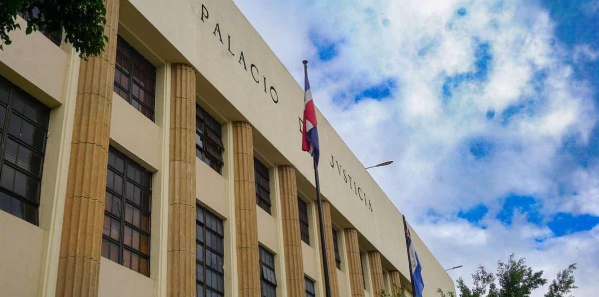 Tres condenados a 15 y 20 años por matar un joven a tiros y herir a un adolescente en Villa Consuelo