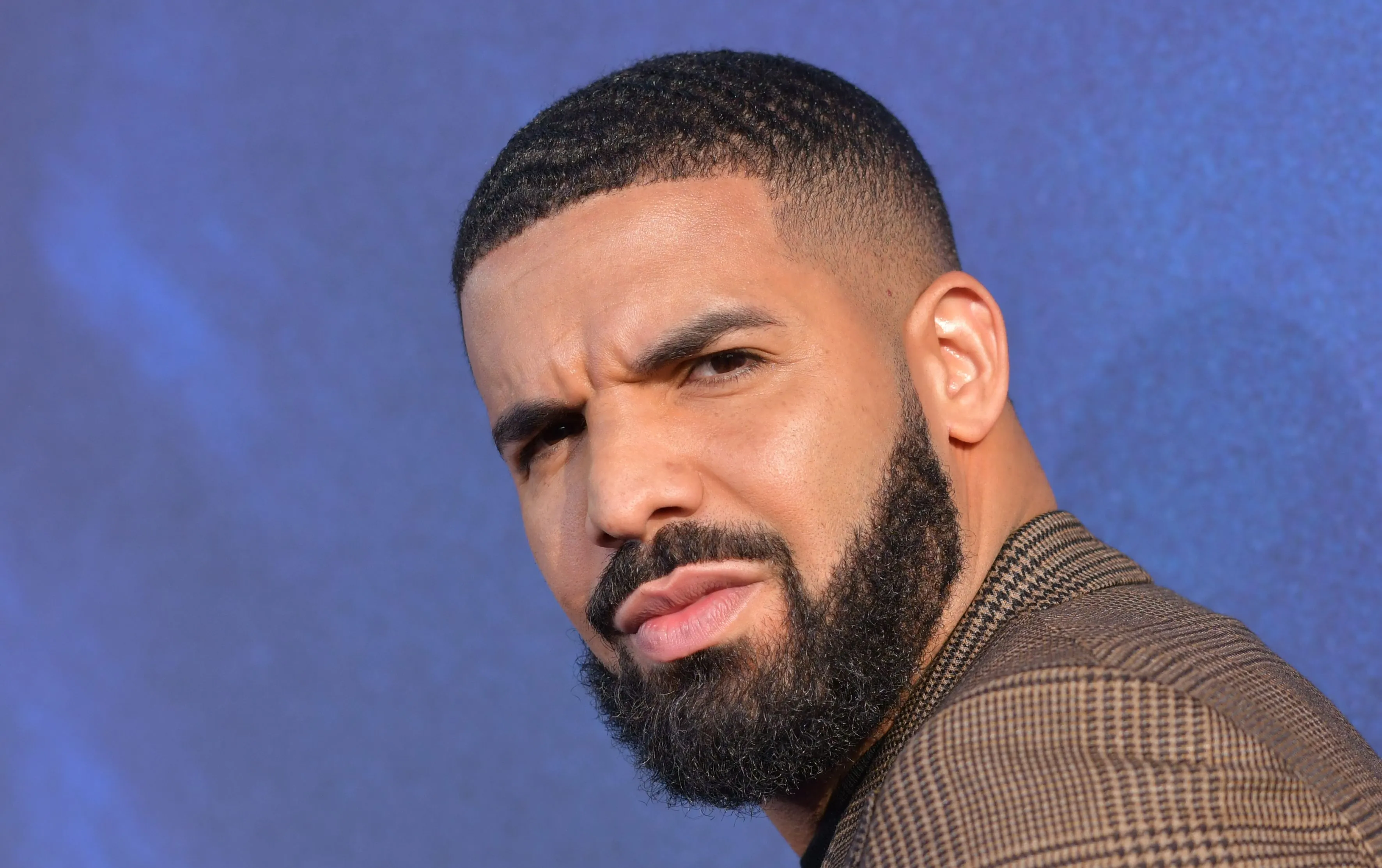 Drake destrona a Michael Jackson y se convierte en el solista masculino con más Números 1 de la historia