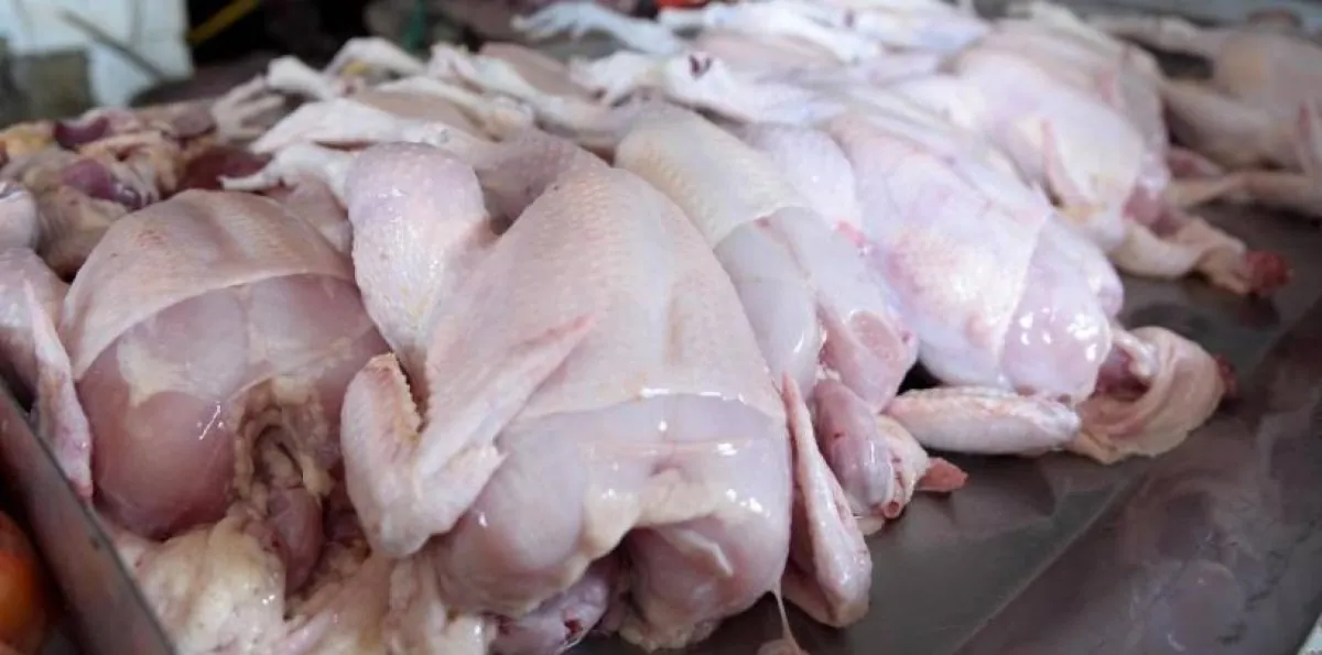 Bajan combustibles, pero suben el pollo y el arroz
