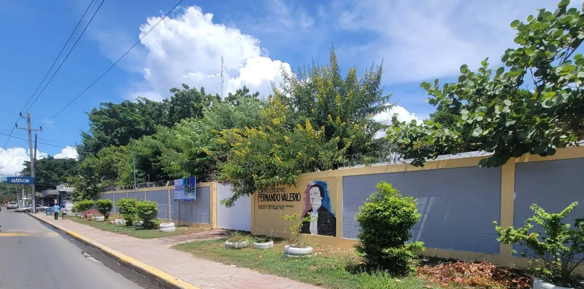 Escuela de Villa González suspende la leche escolar tras intoxicación de 68 alumnos y varios profesores