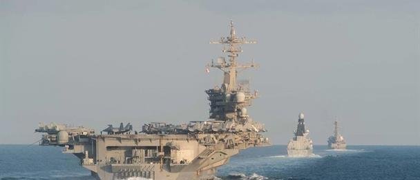 El portaviones estadounidense Abraham Lincoln llega a Medio Oriente